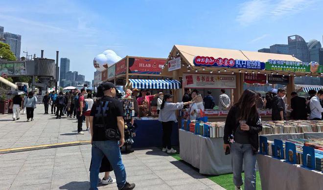 上海“五五购物节”来了：各区补贴大手笔，跨界新招激活消费活力