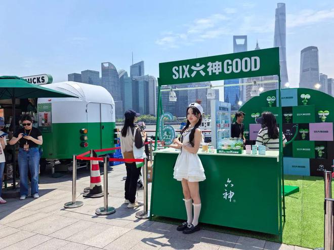 上海“五五购物节”来了：各区补贴大手笔，跨界新招激活消费活力
