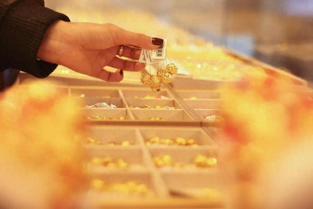 金价，又跌了！有人一夜亏超47万元