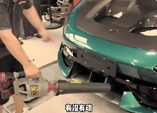 确实存在不妥，我们深表歉意！小米汽车深夜致歉
