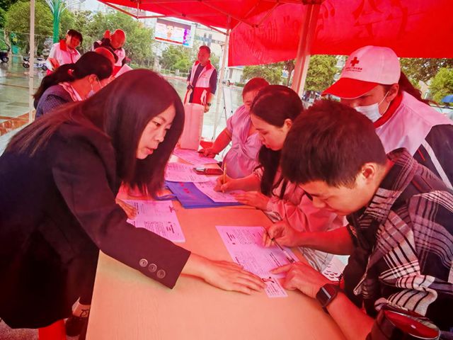 潢川县开展“5·8世界红十字日”暨博爱周主题活动